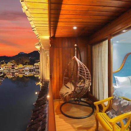 Fenghuang Ancient Town Lazy Cat Riverside Inn Luaran gambar