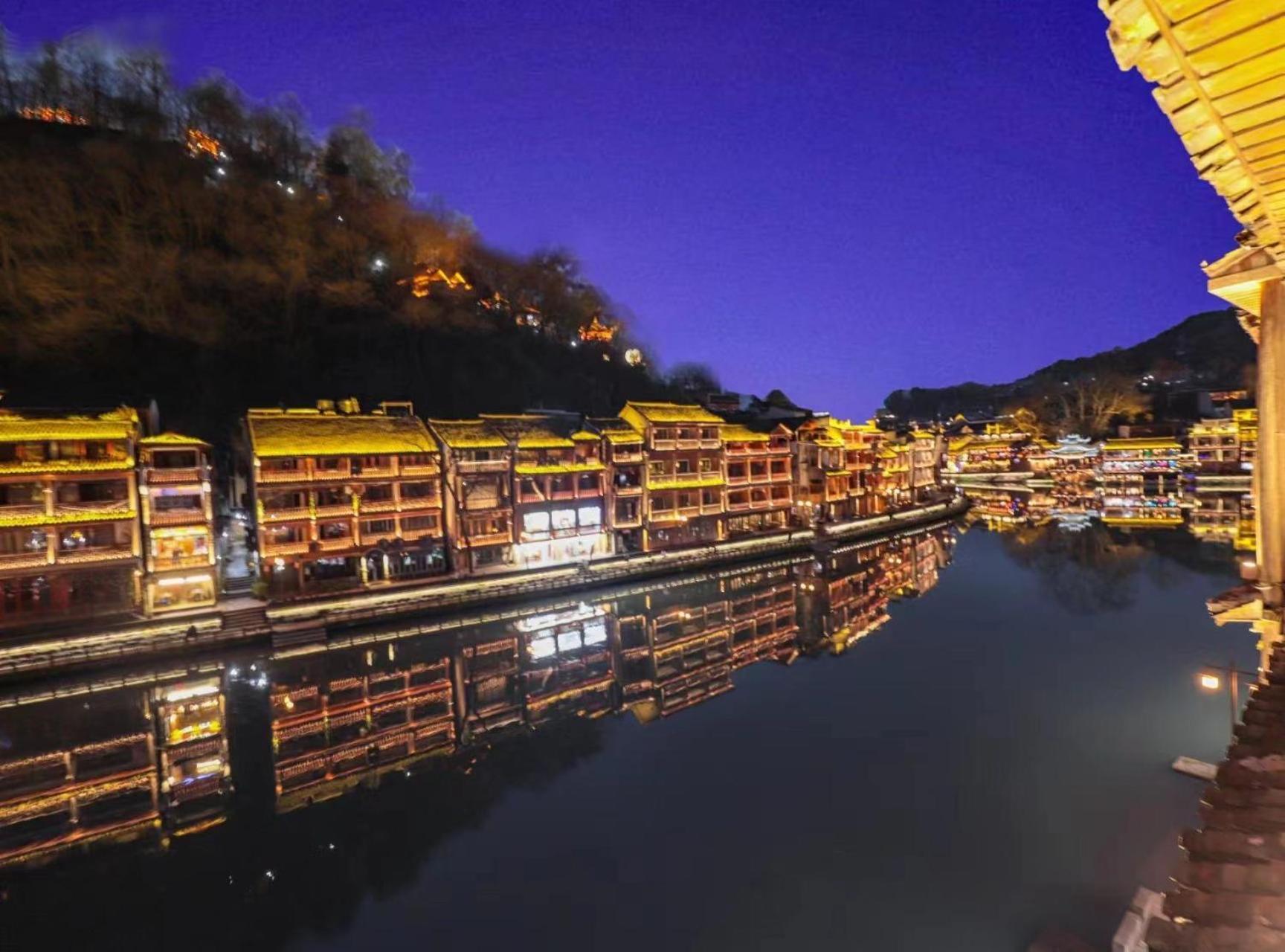 Fenghuang Ancient Town Lazy Cat Riverside Inn Luaran gambar