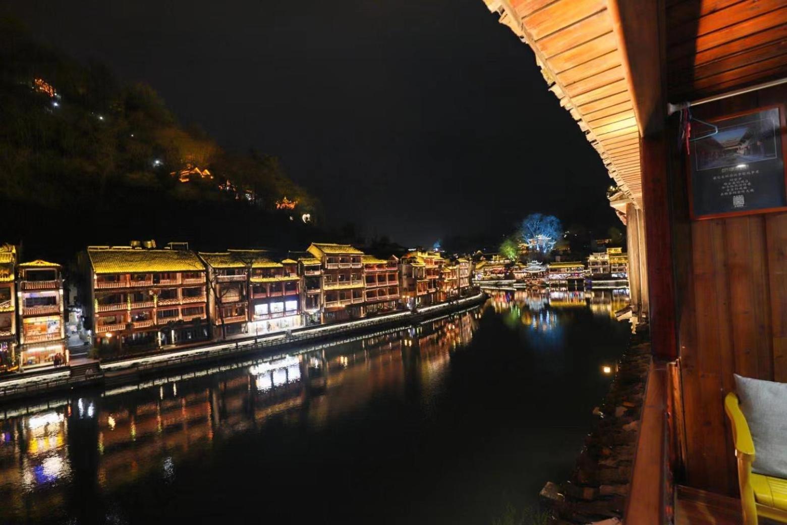 Fenghuang Ancient Town Lazy Cat Riverside Inn Luaran gambar