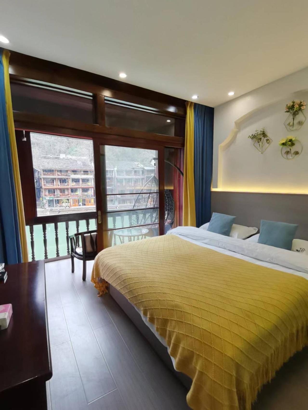 Fenghuang Ancient Town Lazy Cat Riverside Inn Luaran gambar