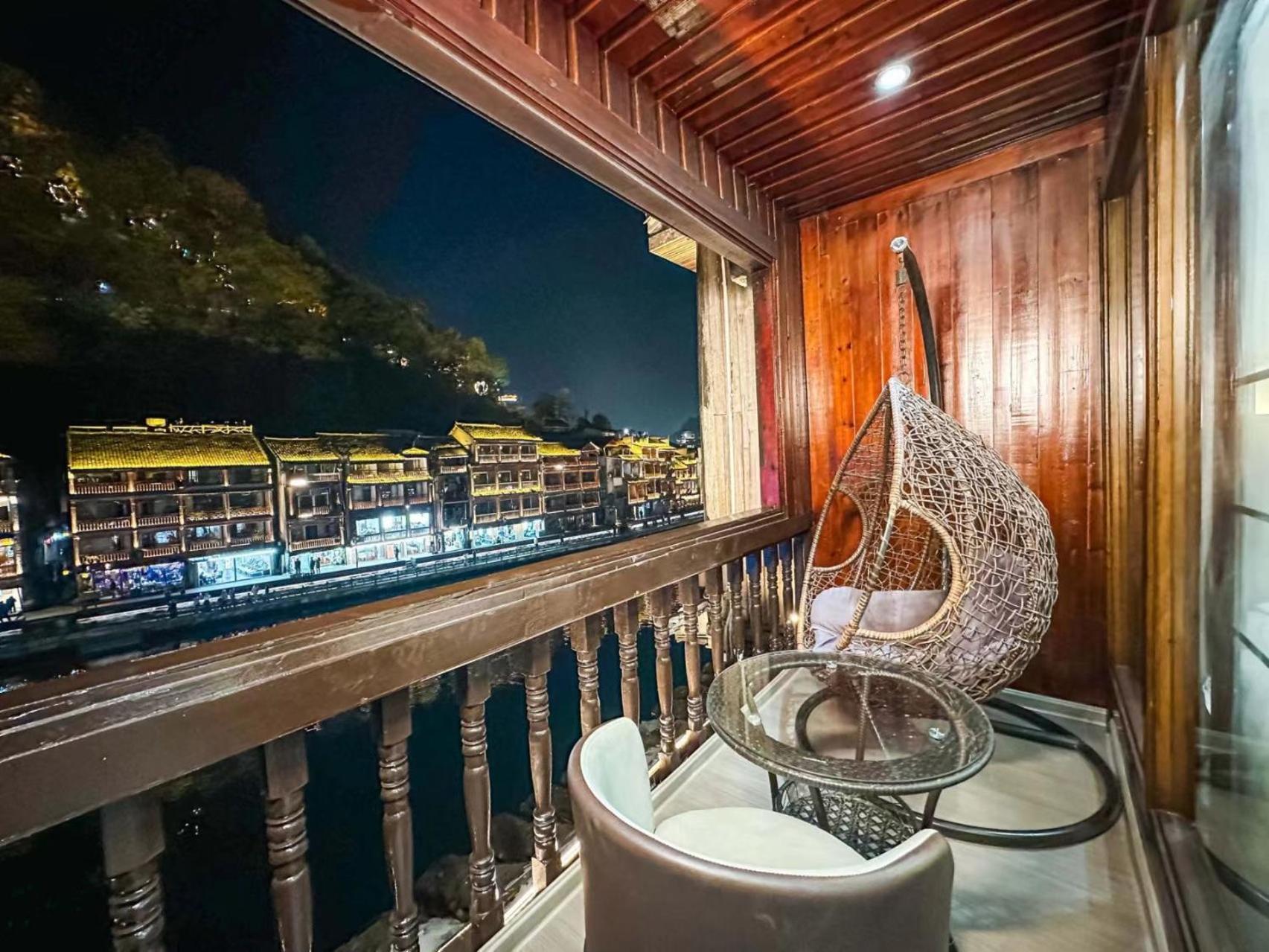Fenghuang Ancient Town Lazy Cat Riverside Inn Luaran gambar