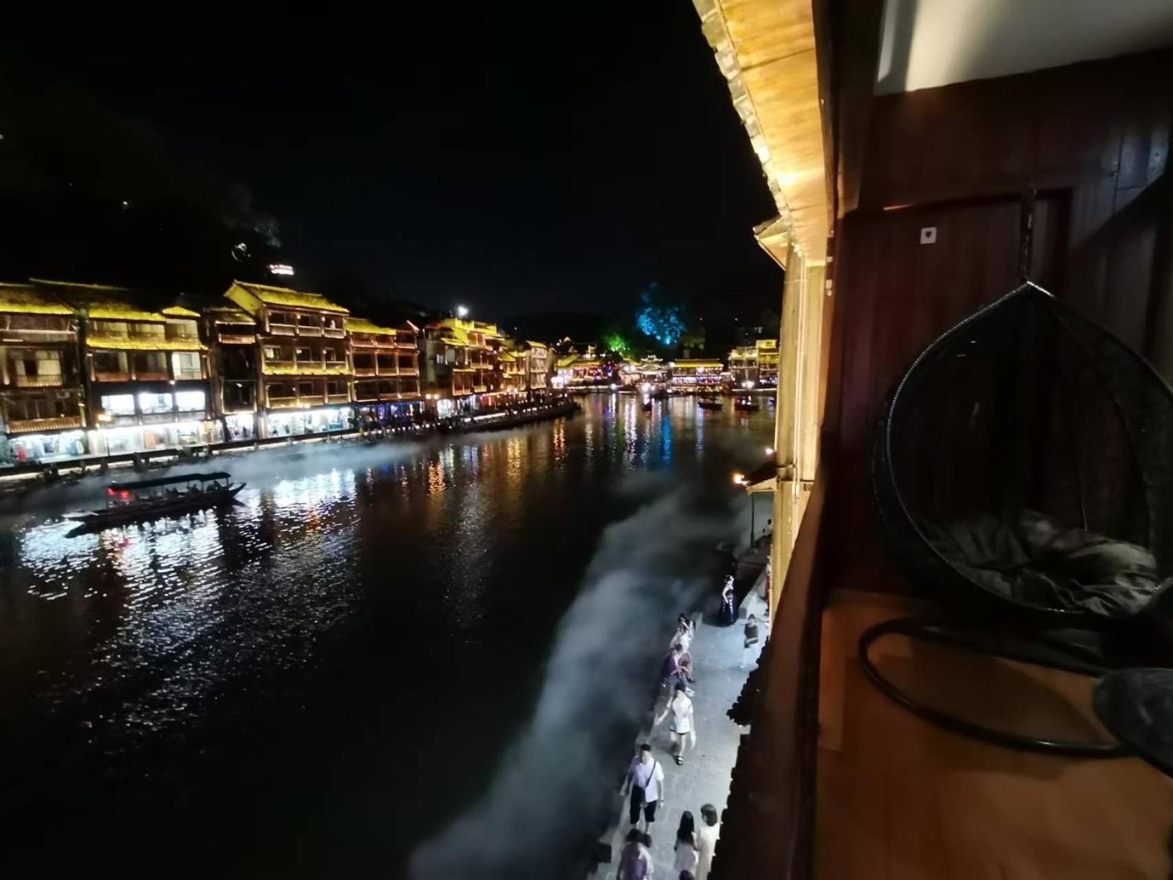 Fenghuang Ancient Town Lazy Cat Riverside Inn Luaran gambar