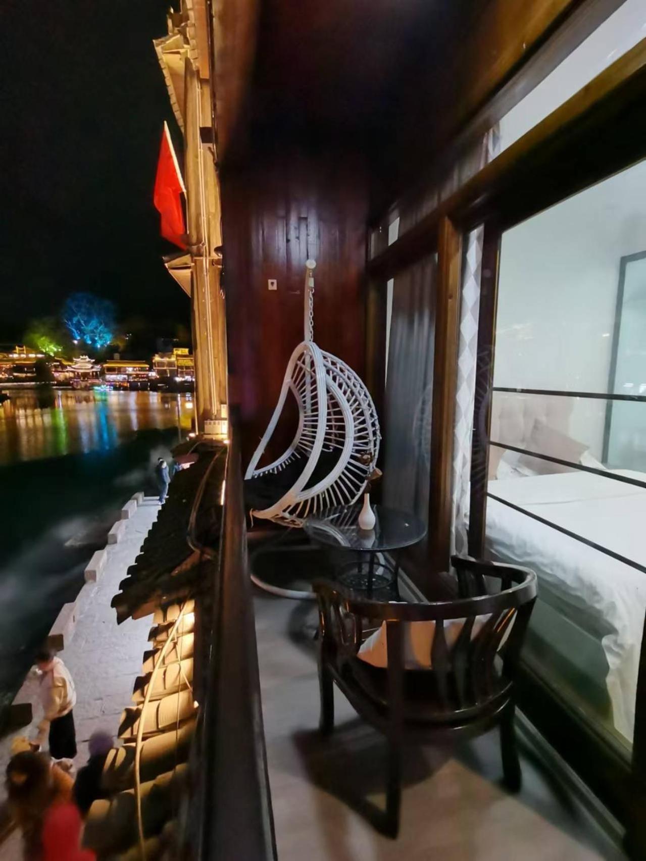 Fenghuang Ancient Town Lazy Cat Riverside Inn Luaran gambar