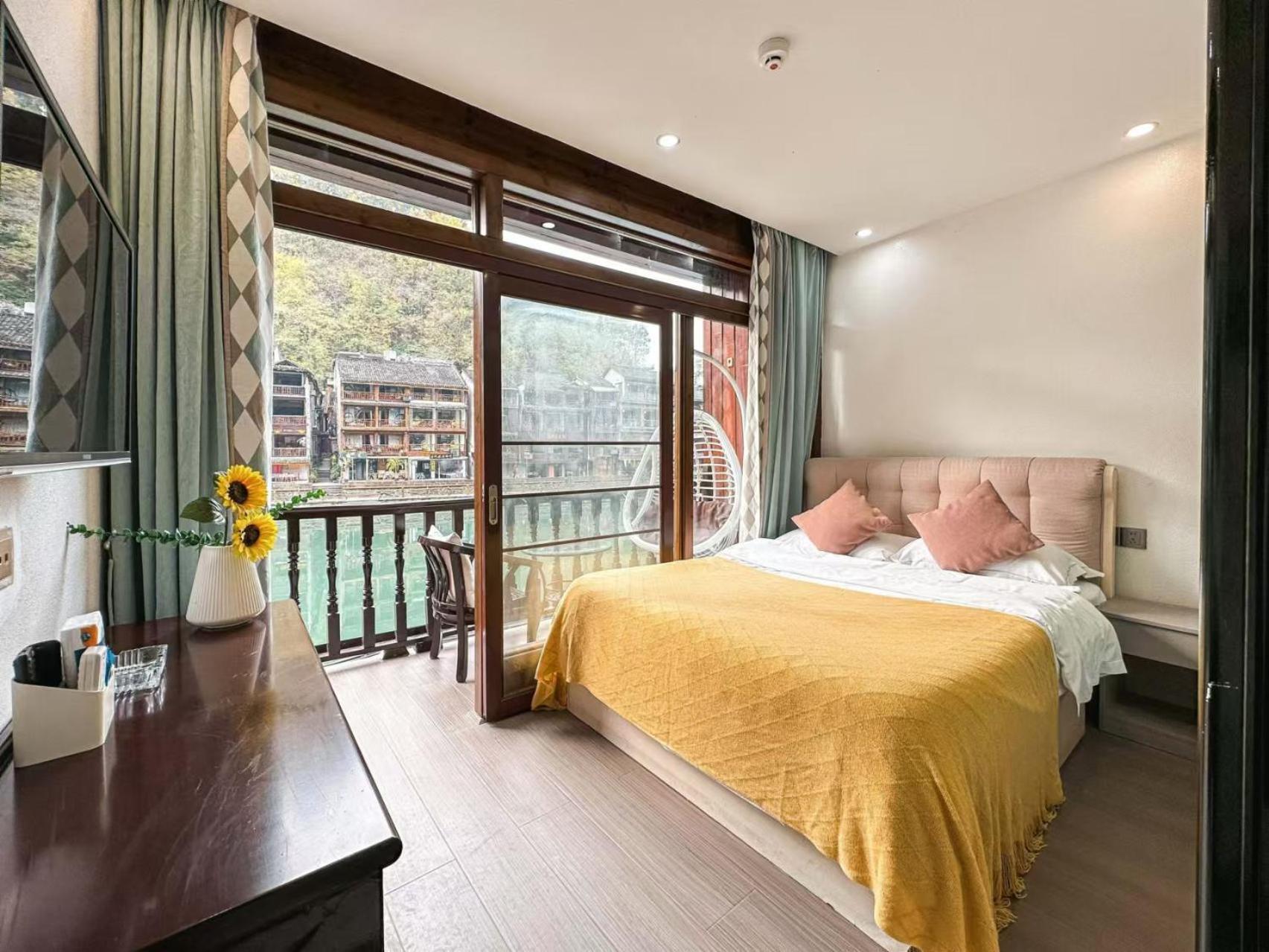 Fenghuang Ancient Town Lazy Cat Riverside Inn Luaran gambar