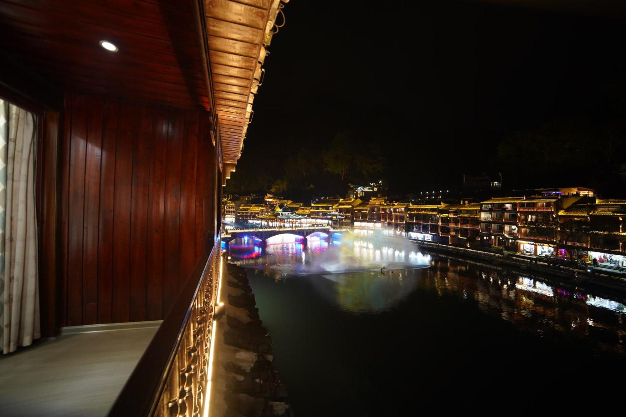 Fenghuang Ancient Town Lazy Cat Riverside Inn Luaran gambar