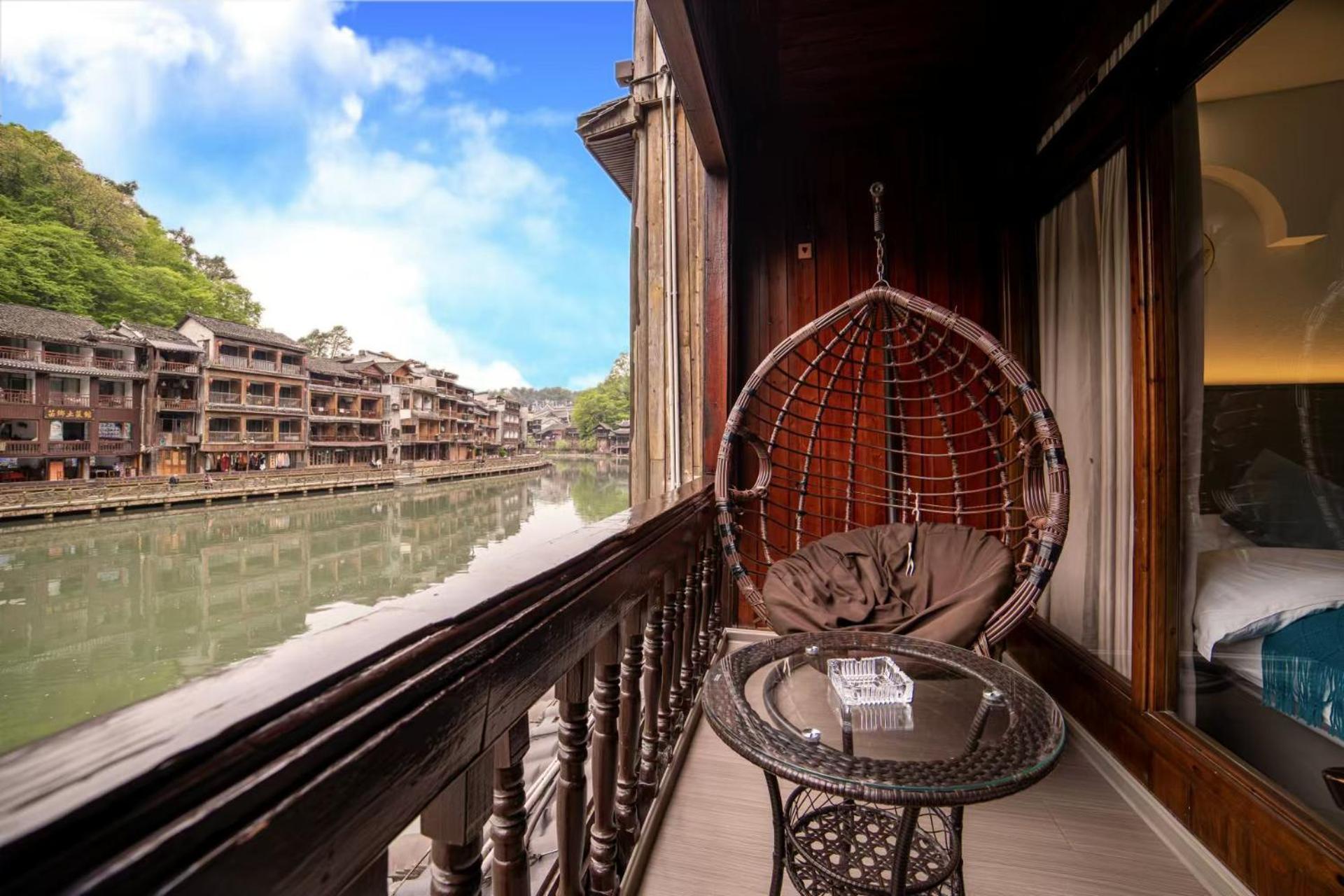 Fenghuang Ancient Town Lazy Cat Riverside Inn Luaran gambar