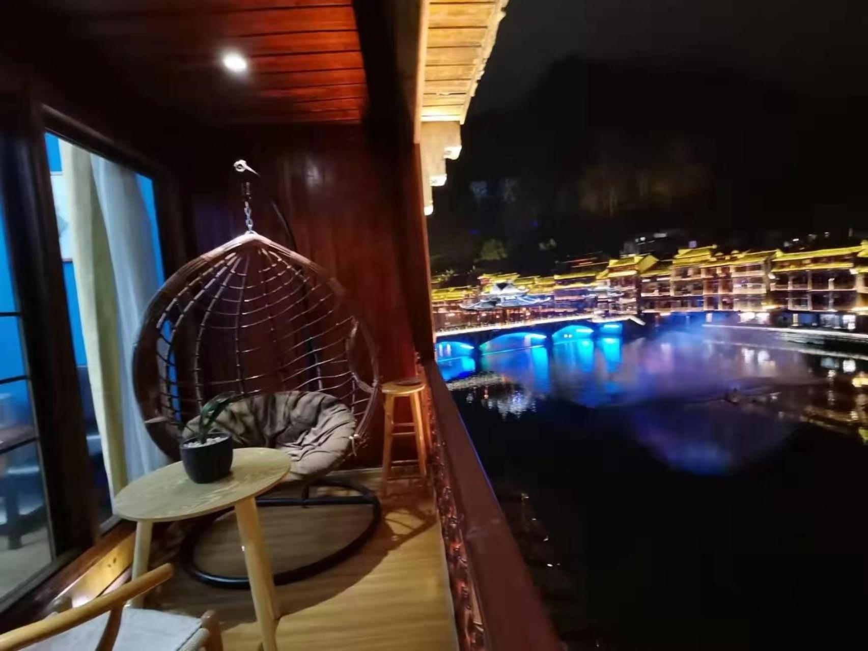 Fenghuang Ancient Town Lazy Cat Riverside Inn Luaran gambar